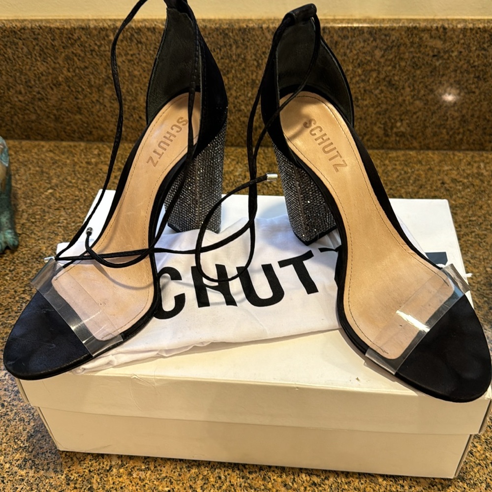 Schultz Heels - image 2